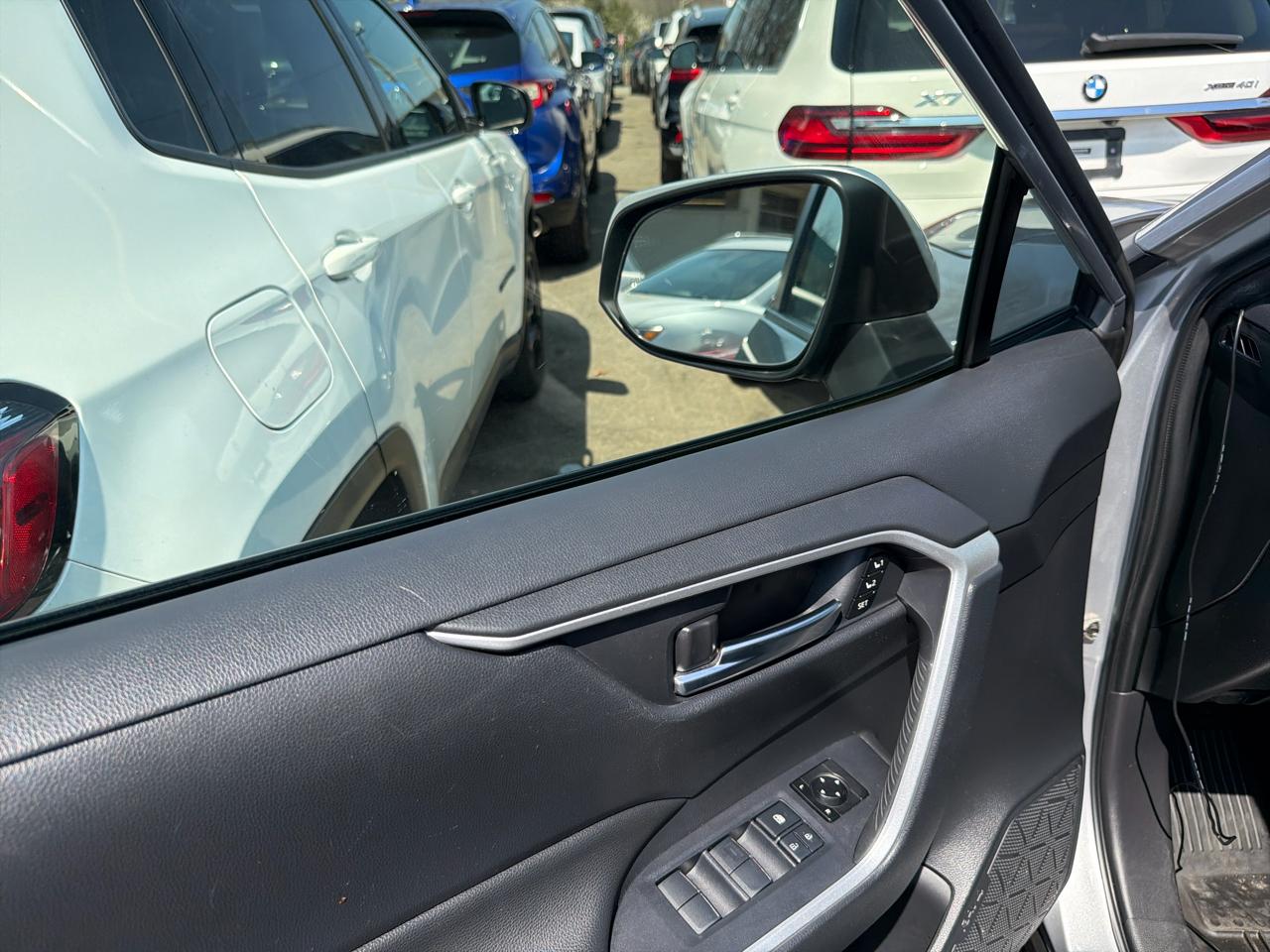 Toyota RAV4 XLE Premium AWD (Natl) 2019