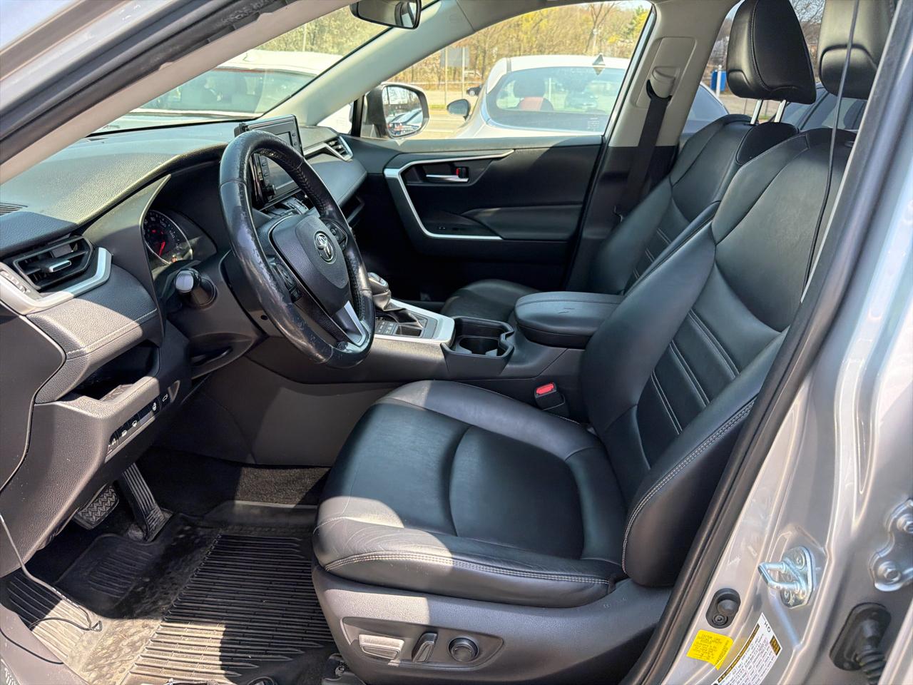 Toyota RAV4 XLE Premium AWD (Natl) 2019
