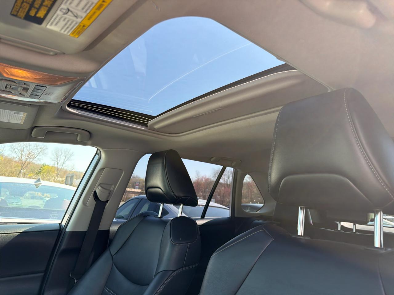 Toyota RAV4 XLE Premium AWD (Natl) 2019