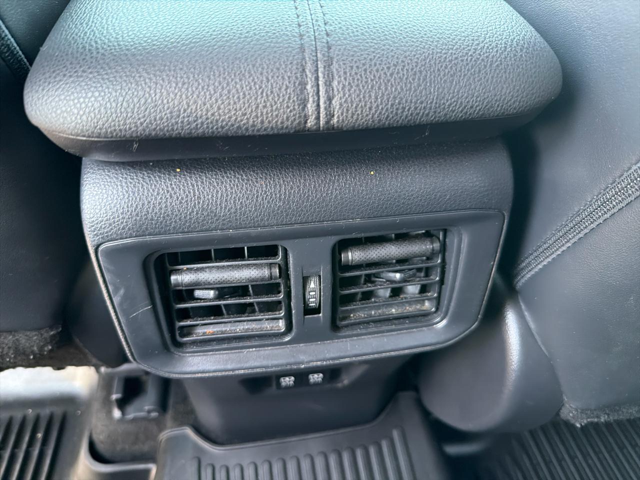 Toyota RAV4 XLE Premium AWD (Natl) 2019