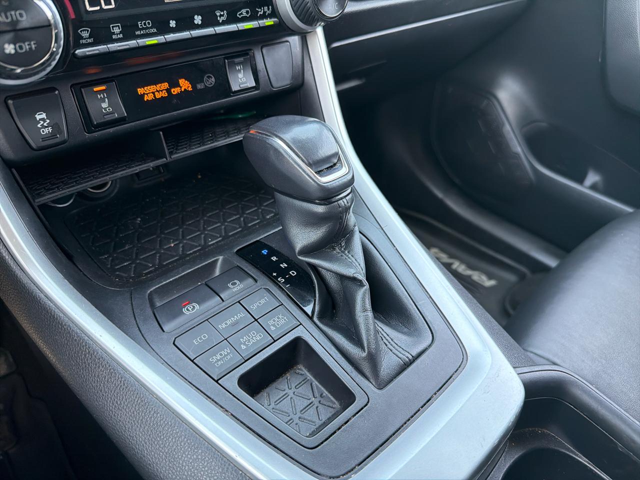 Toyota RAV4 XLE Premium AWD (Natl) 2019