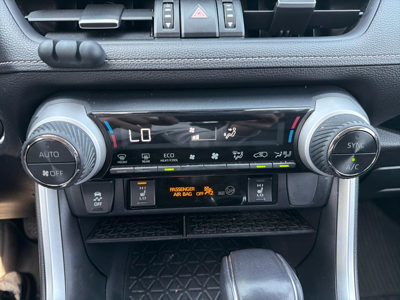 Toyota RAV4 XLE Premium AWD (Natl) 2019