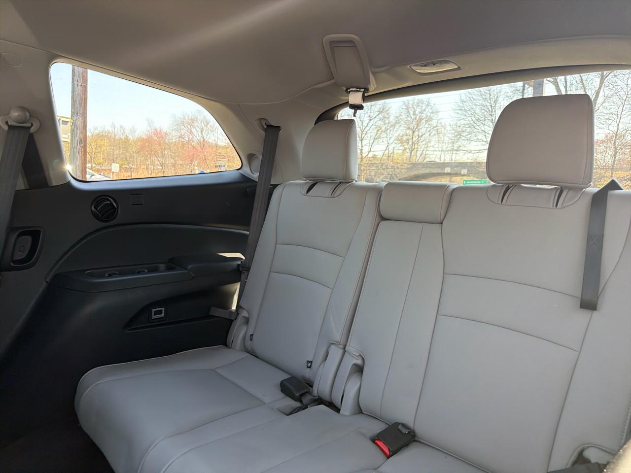 Honda Pilot Touring 7-Passenger AWD 2021