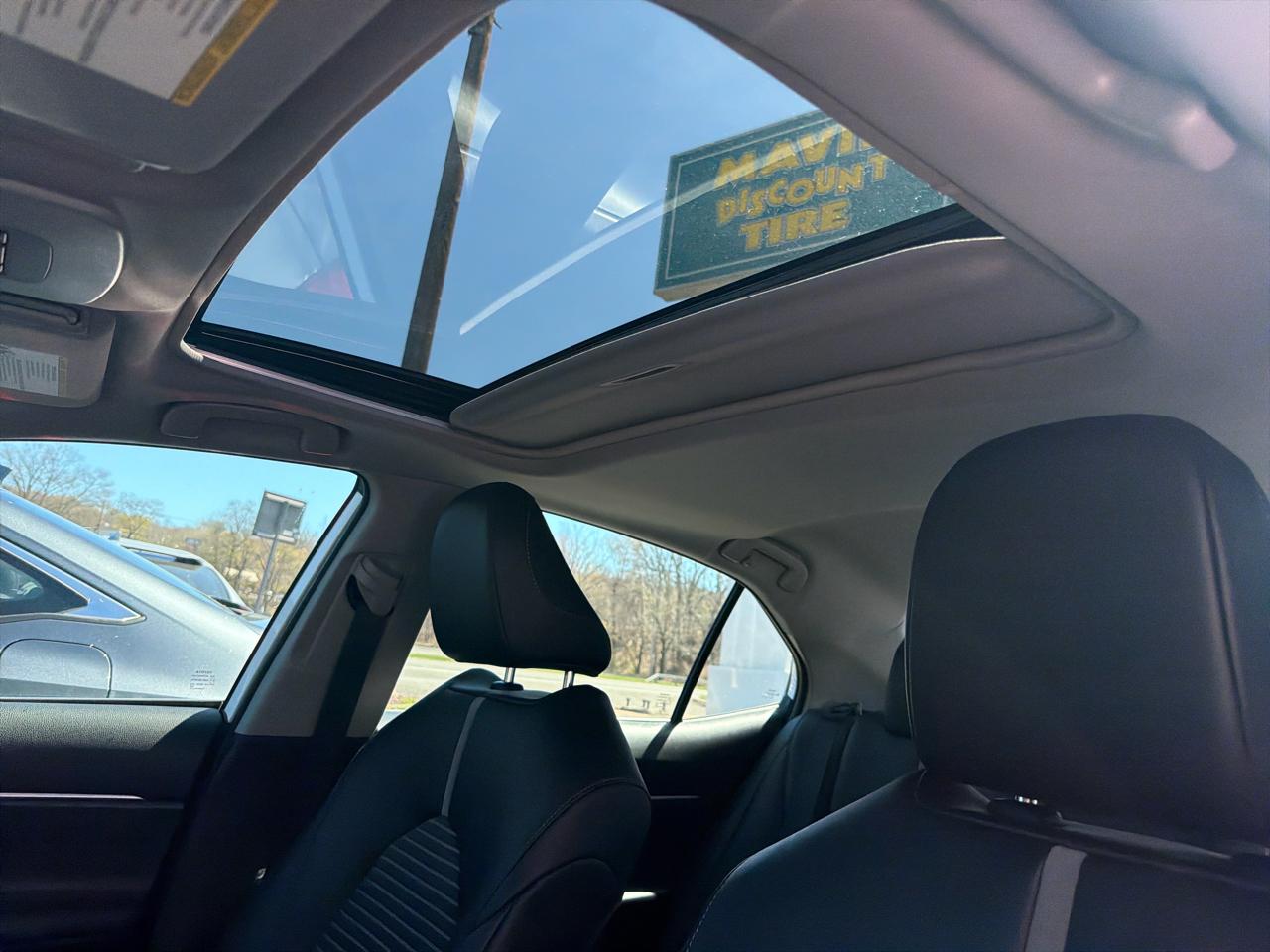 Toyota Camry SE Auto AWD (Natl) 2023