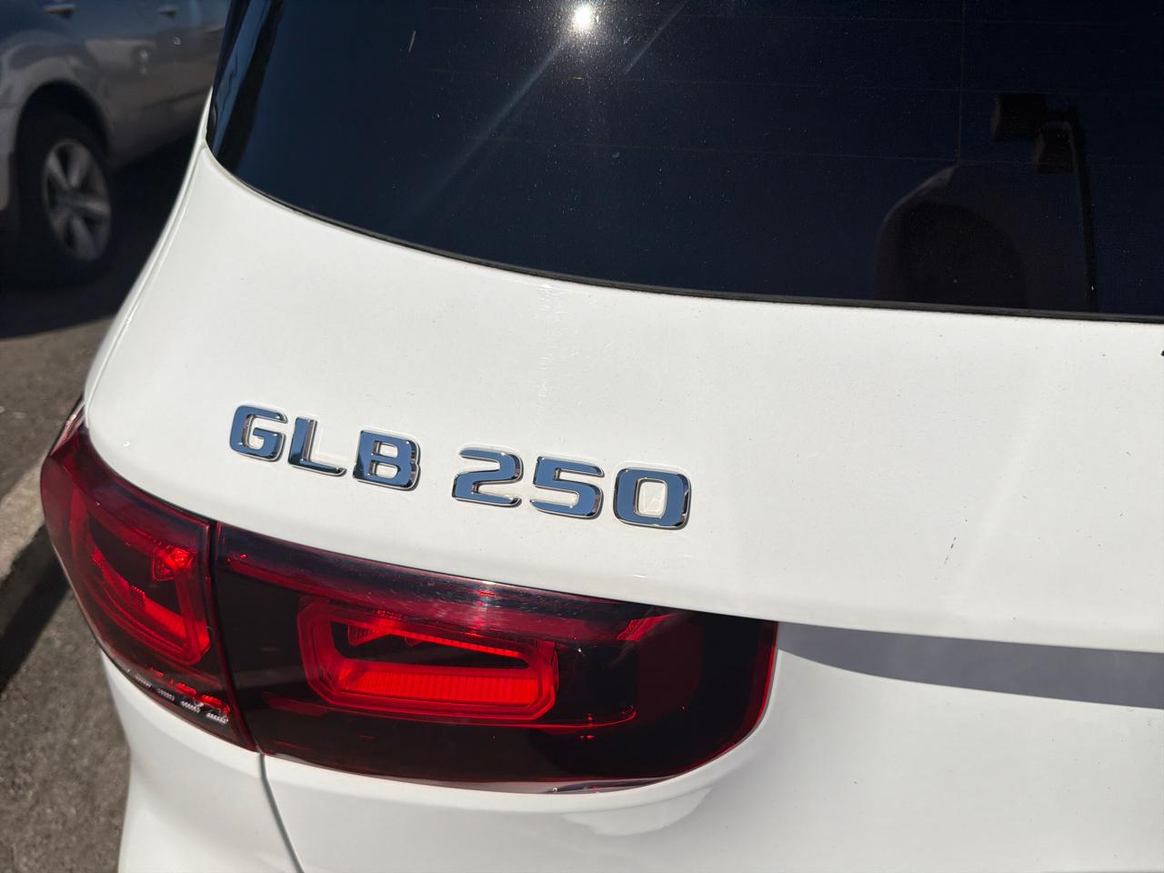 Mercedes-Benz GLB GLB 250 4MATIC SUV 2023