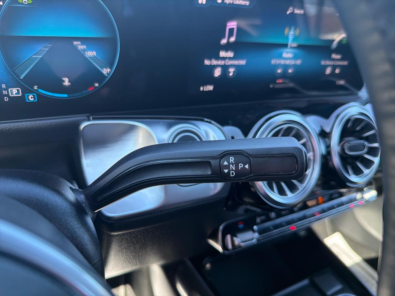 Mercedes-Benz GLB GLB 250 4MATIC SUV 2023