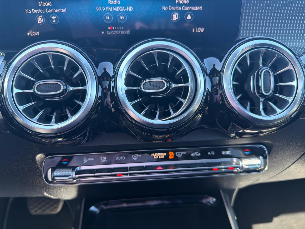 Mercedes-Benz GLB GLB 250 4MATIC SUV 2023