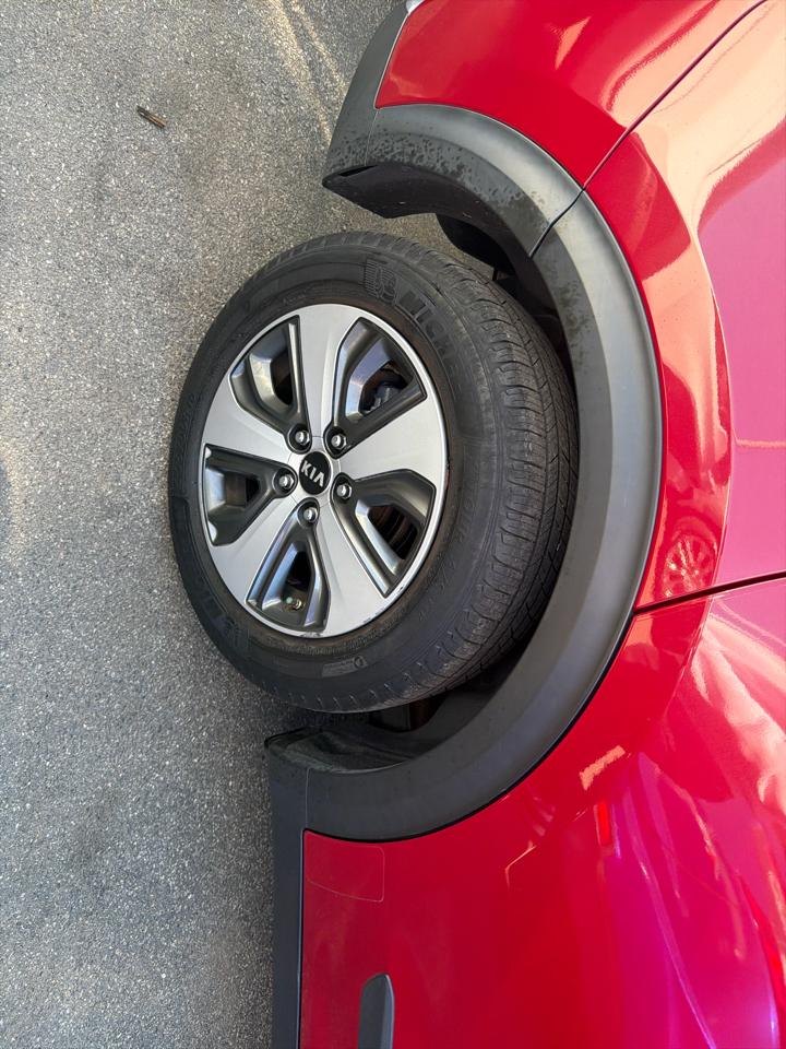 Kia Niro LX FWD 2018