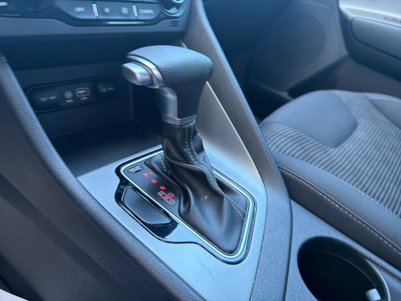 Kia Niro LX FWD 2018