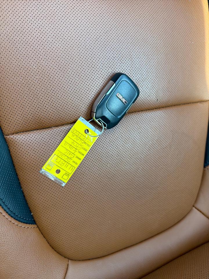 GMC Acadia AWD 4dr AT4 2020