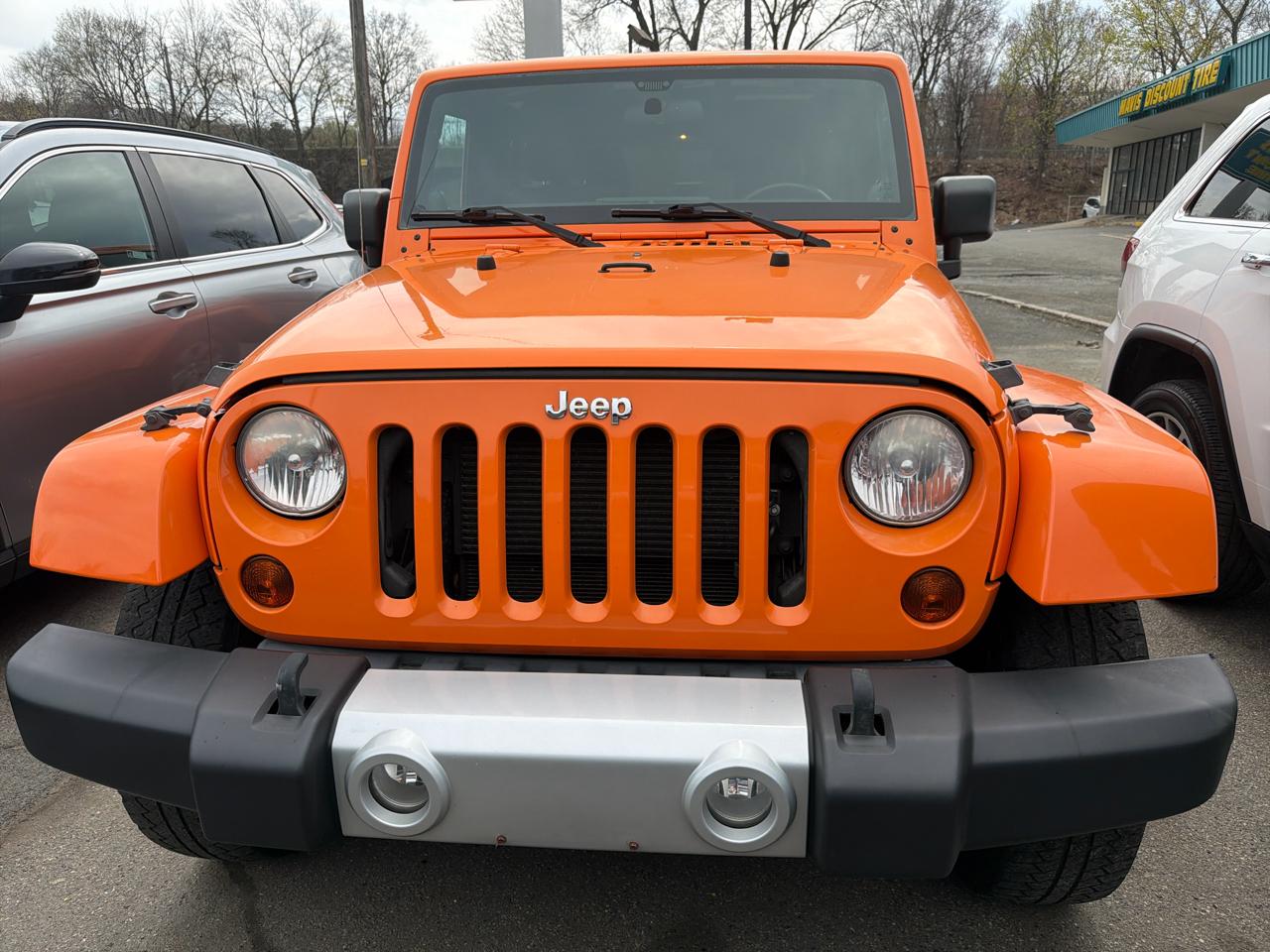 Jeep Wrangler Unlimited 4WD 4dr Sahara 2012