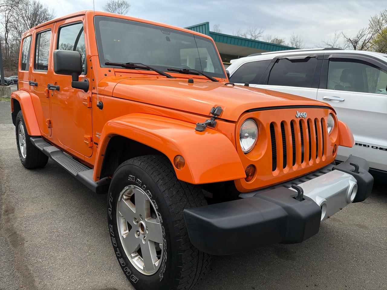 Jeep Wrangler Unlimited 4WD 4dr Sahara 2012