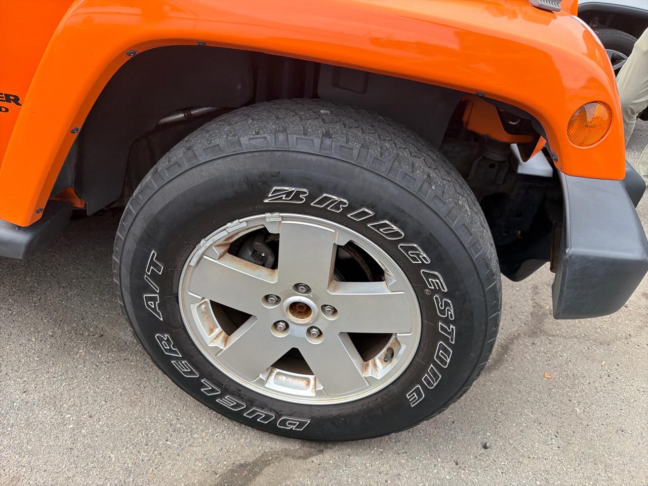 Jeep Wrangler Unlimited 4WD 4dr Sahara 2012