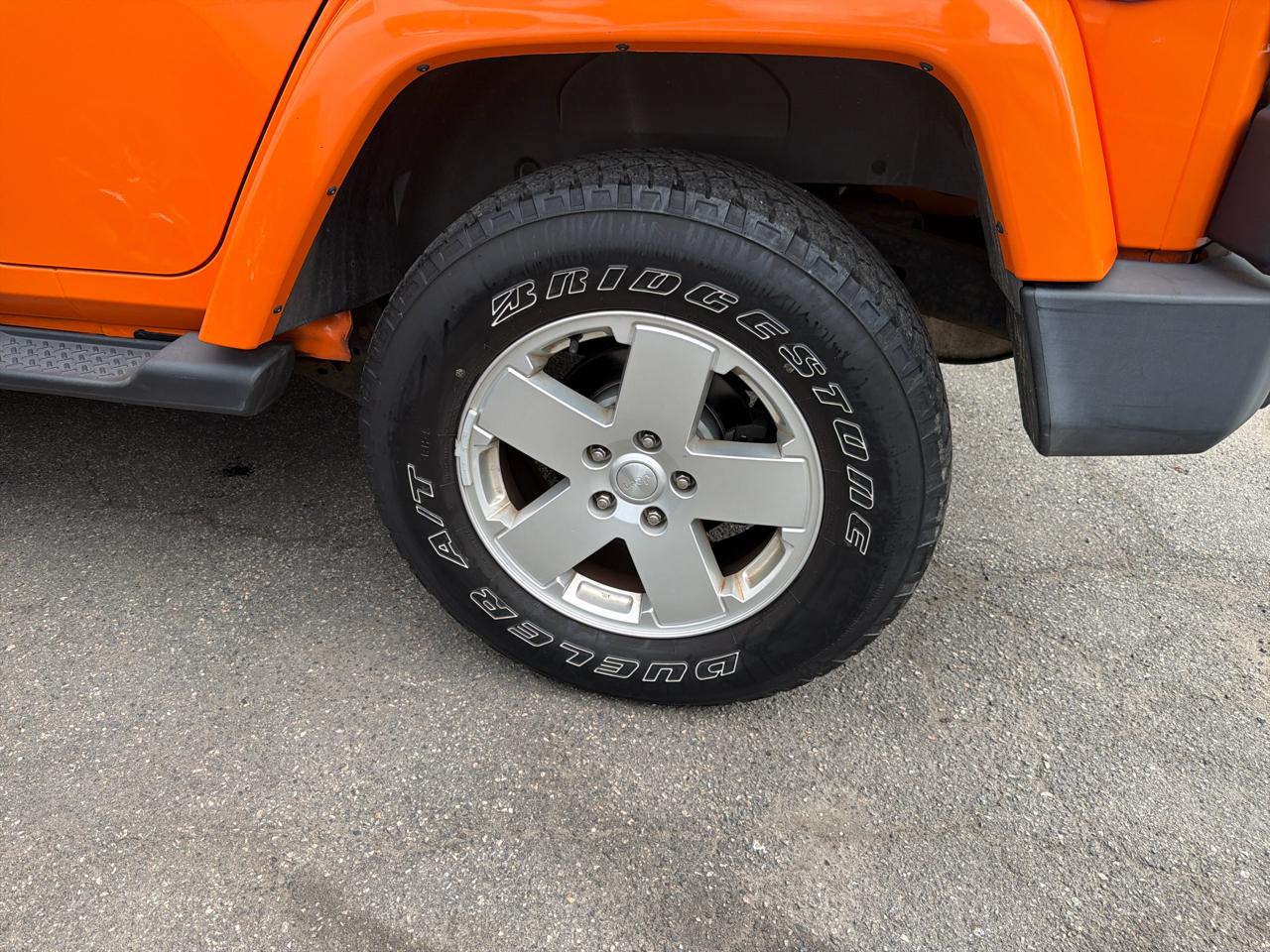 Jeep Wrangler Unlimited 4WD 4dr Sahara 2012