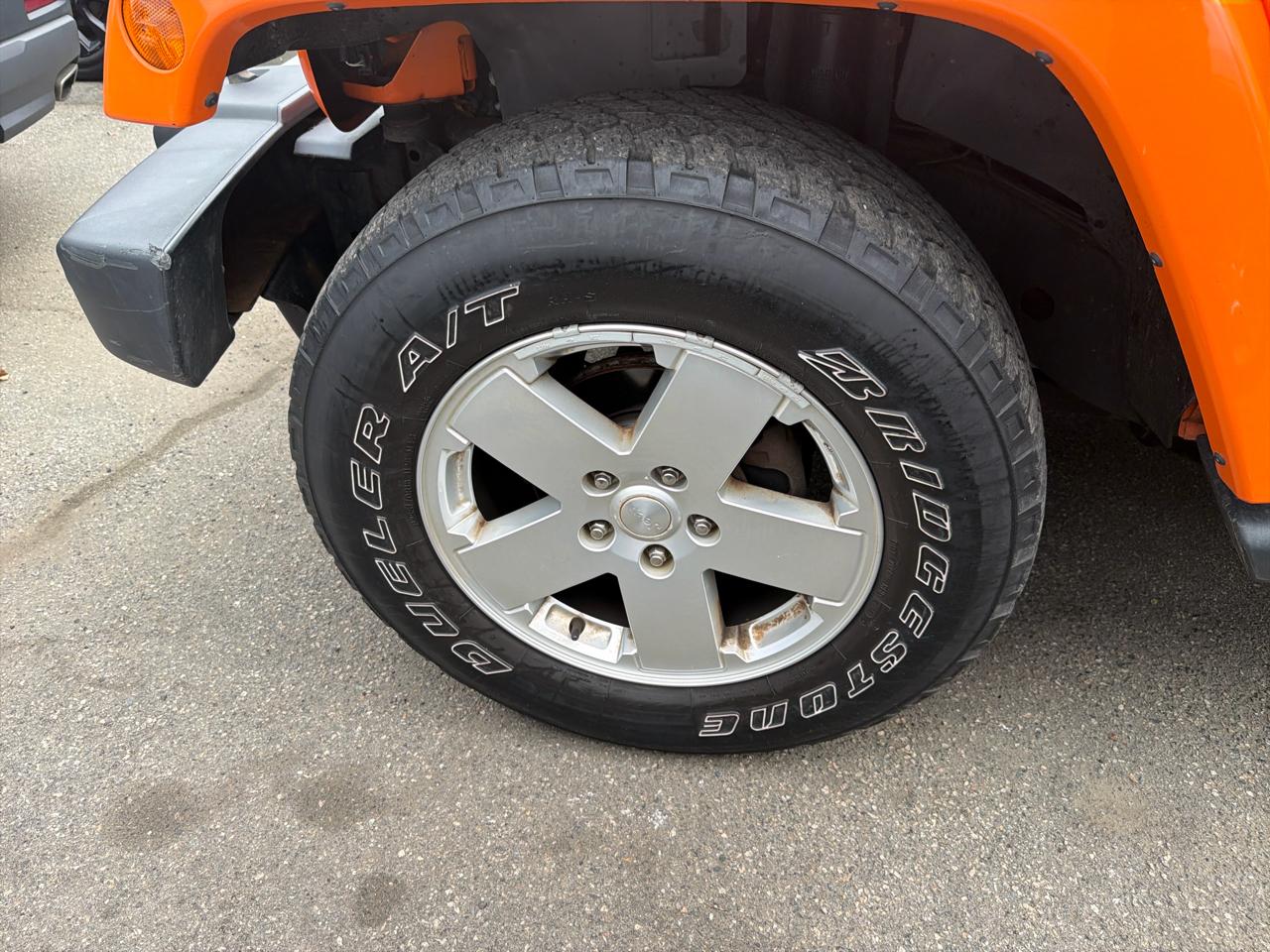 Jeep Wrangler Unlimited 4WD 4dr Sahara 2012