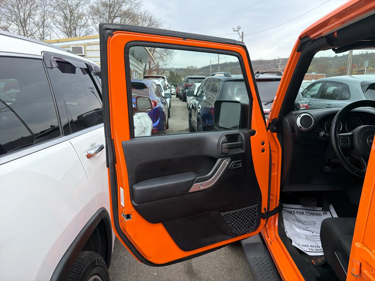 Jeep Wrangler Unlimited 4WD 4dr Sahara 2012