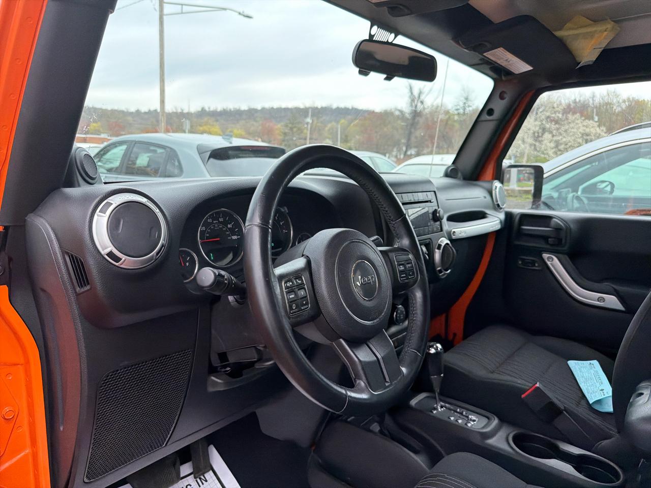 Jeep Wrangler Unlimited 4WD 4dr Sahara 2012