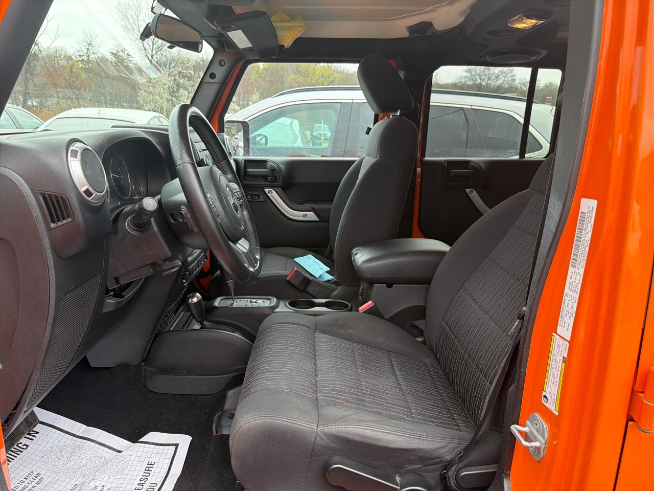 Jeep Wrangler Unlimited 4WD 4dr Sahara 2012