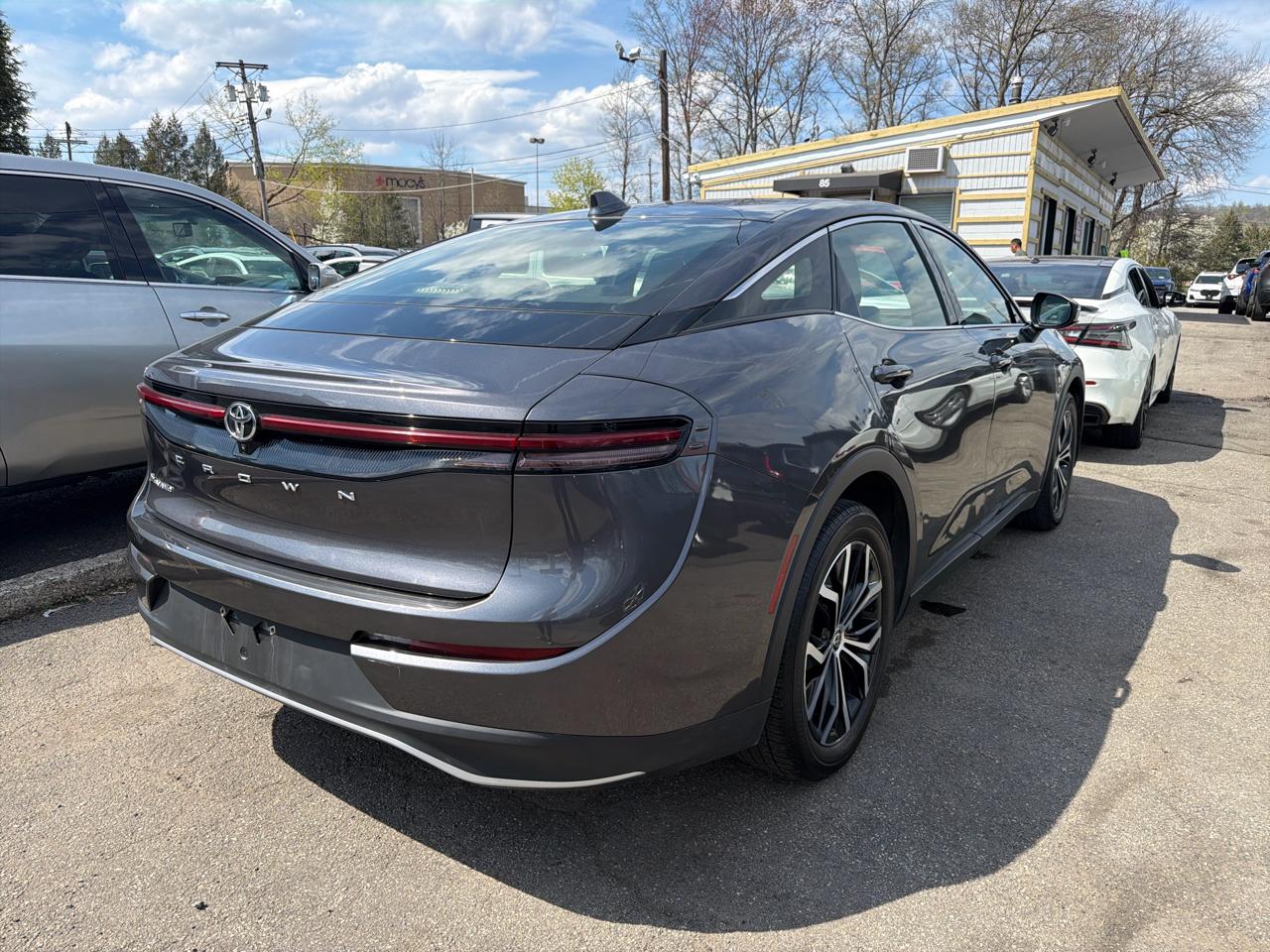 Toyota Crown Limited AWD (Natl) 2024