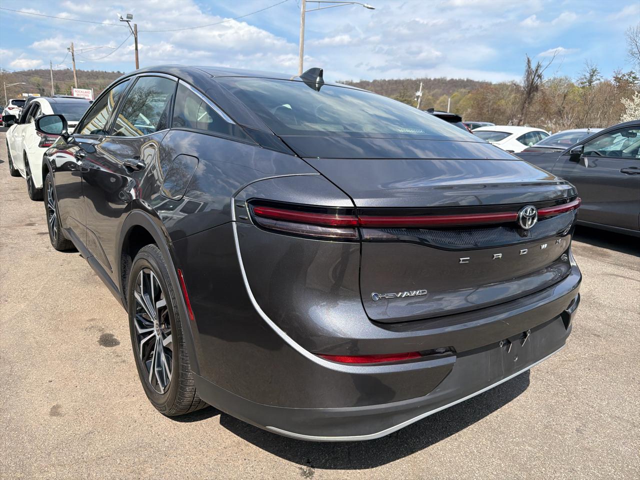 Toyota Crown Limited AWD (Natl) 2024