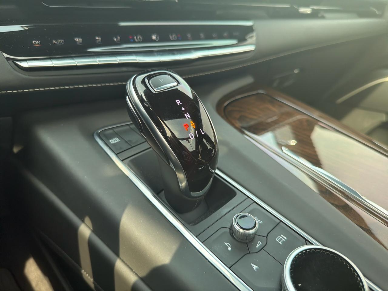 Cadillac Escalade 4WD 4dr Sport Platinum 2022