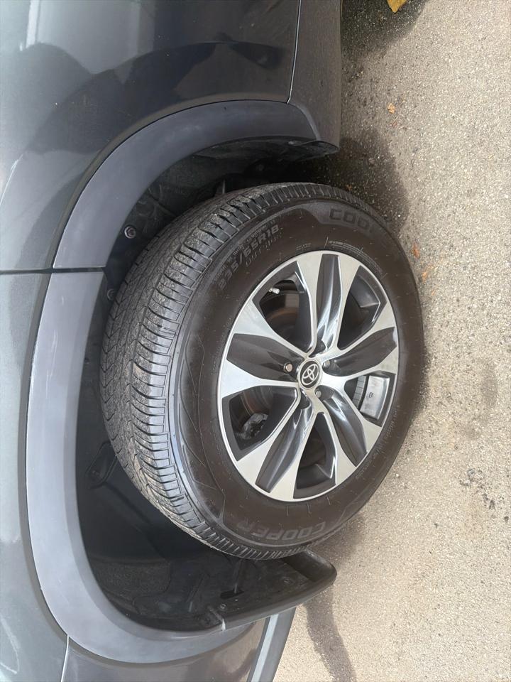 Toyota Highlander XLE AWD (Natl) 2021