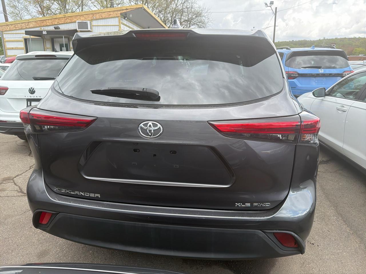 Toyota Highlander XLE AWD (Natl) 2021