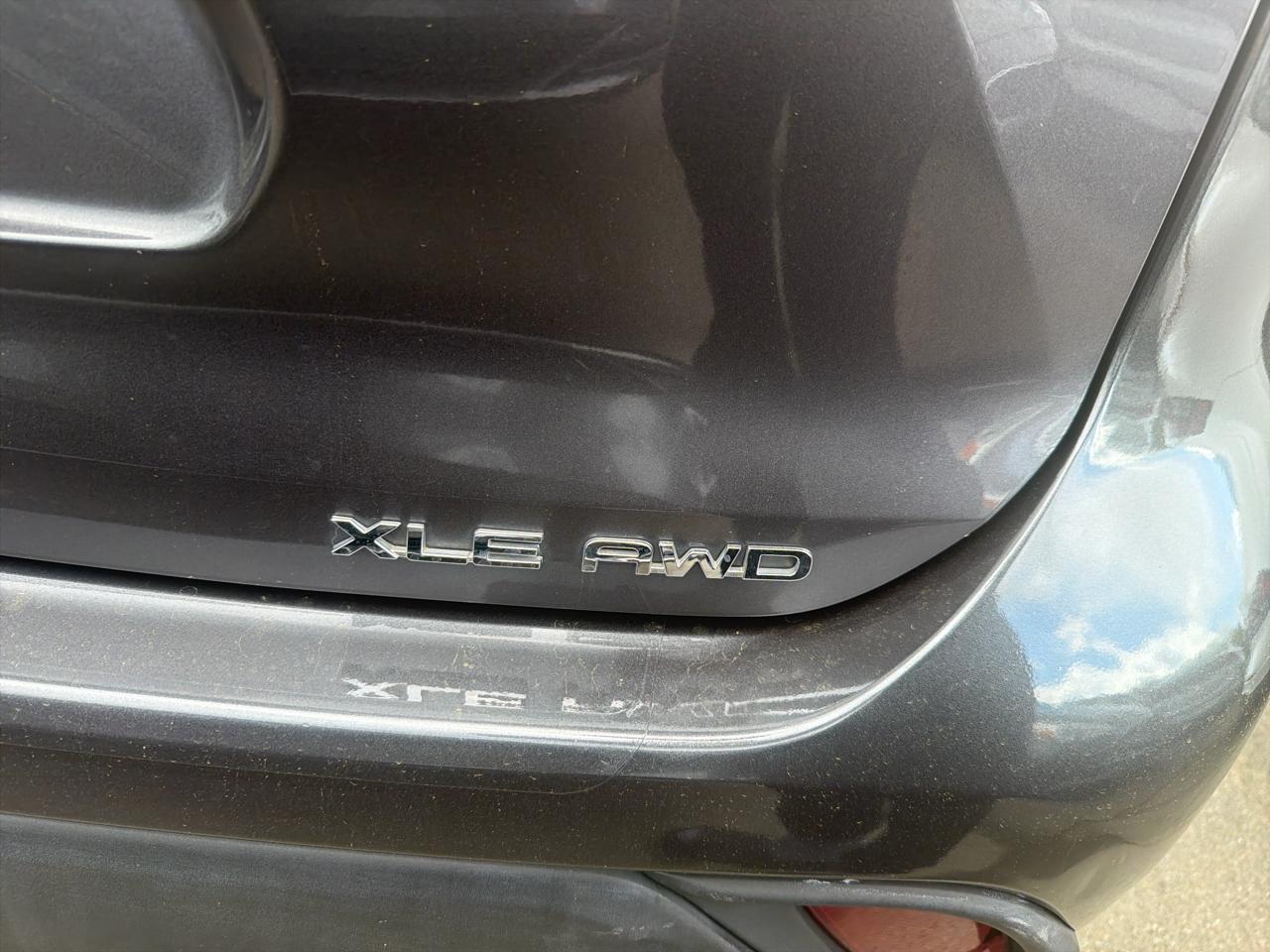 Toyota Highlander XLE AWD (Natl) 2021