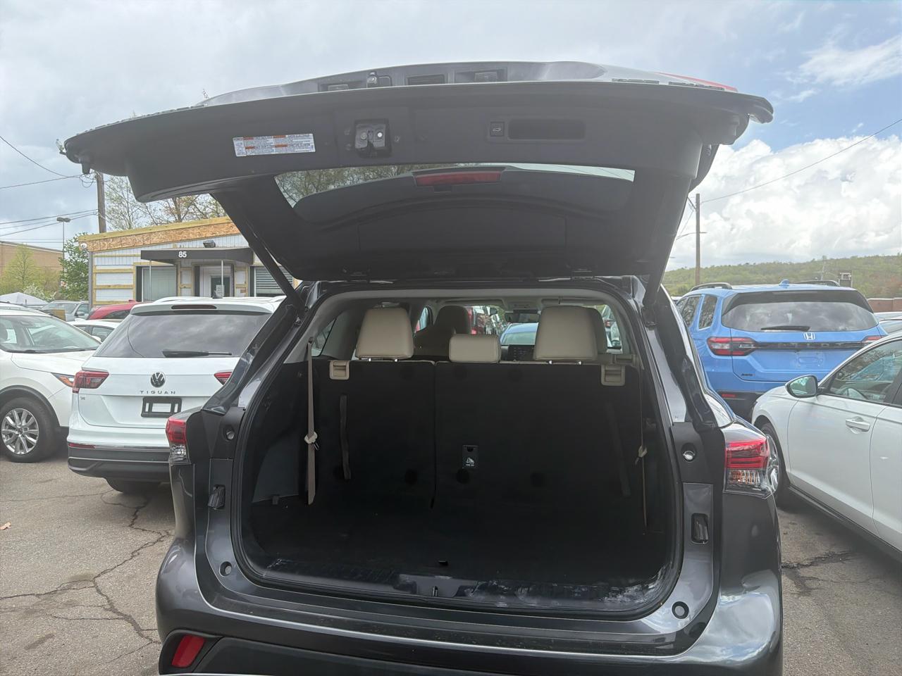 Toyota Highlander XLE AWD (Natl) 2021