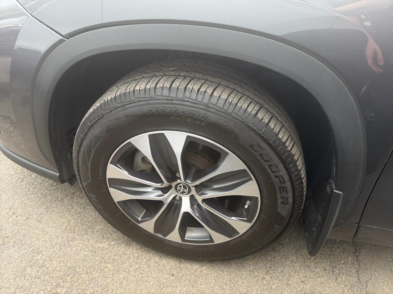 Toyota Highlander XLE AWD (Natl) 2021