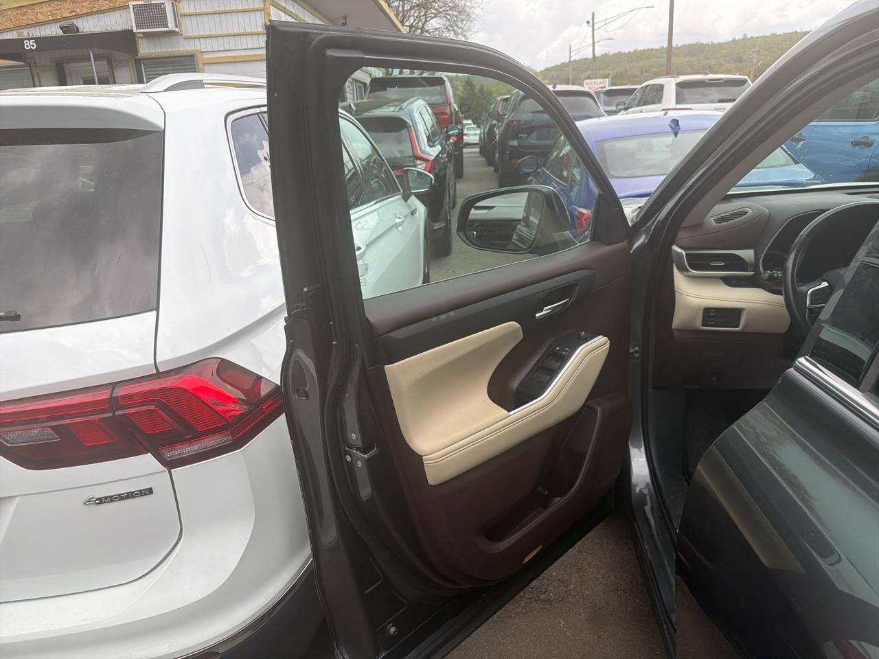 Toyota Highlander XLE AWD (Natl) 2021