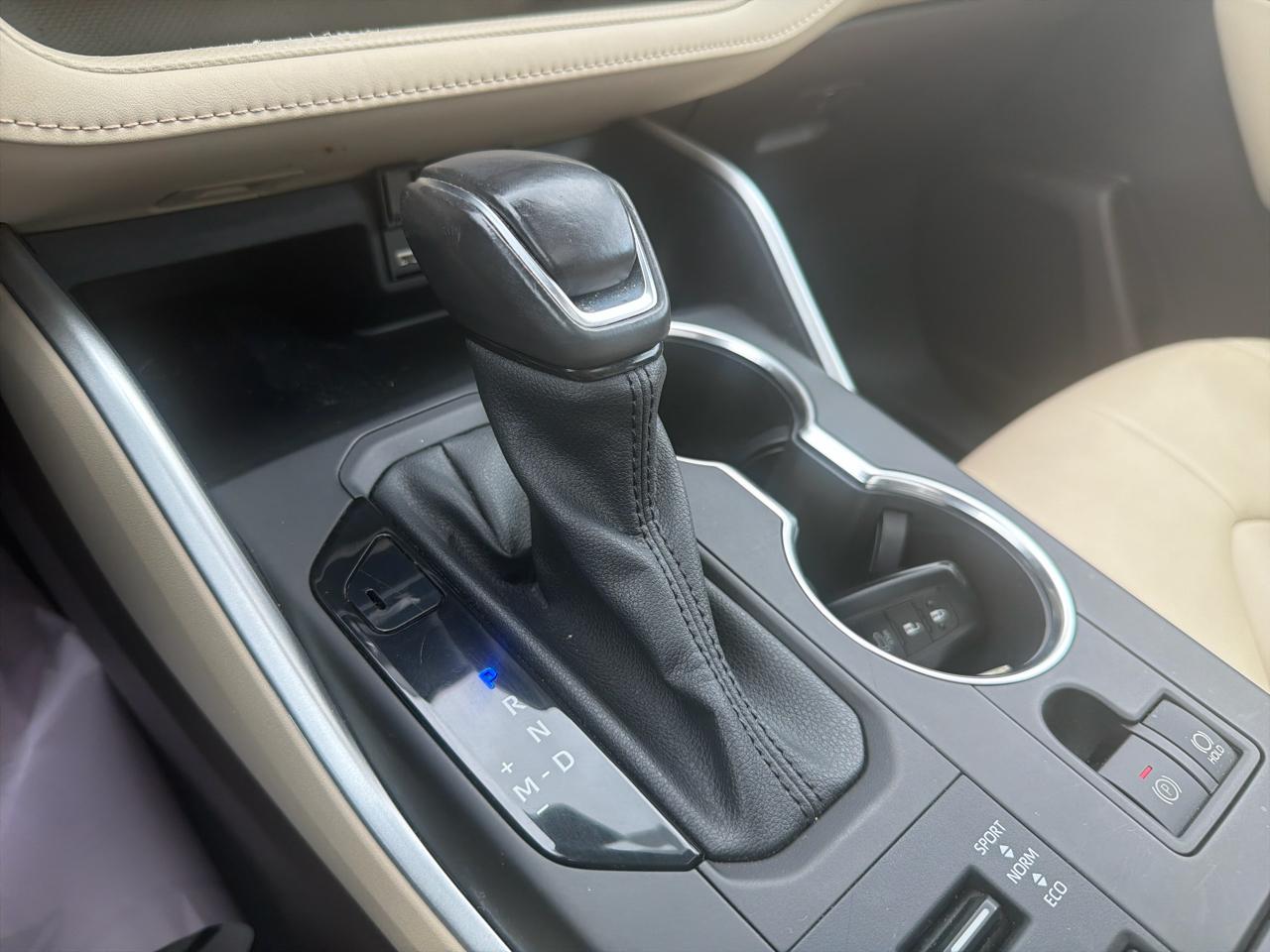 Toyota Highlander XLE AWD (Natl) 2021