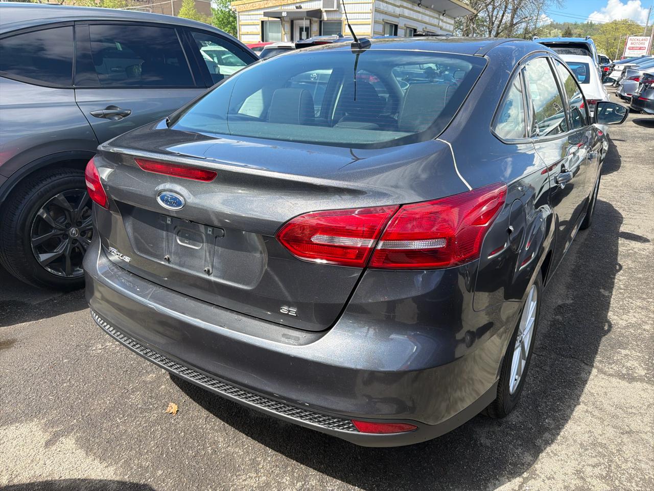 Ford Focus 4dr Sdn SE 2016