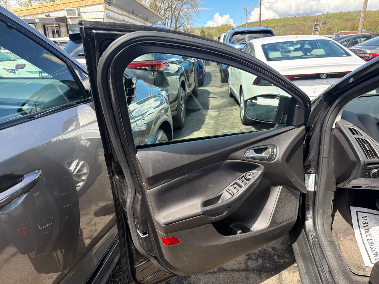 Ford Focus 4dr Sdn SE 2016