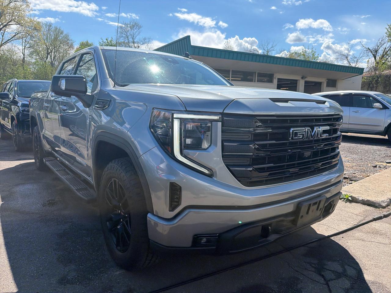 GMC Sierra 1500 4WD Crew Cab 147" Elevation w/3SB 2023