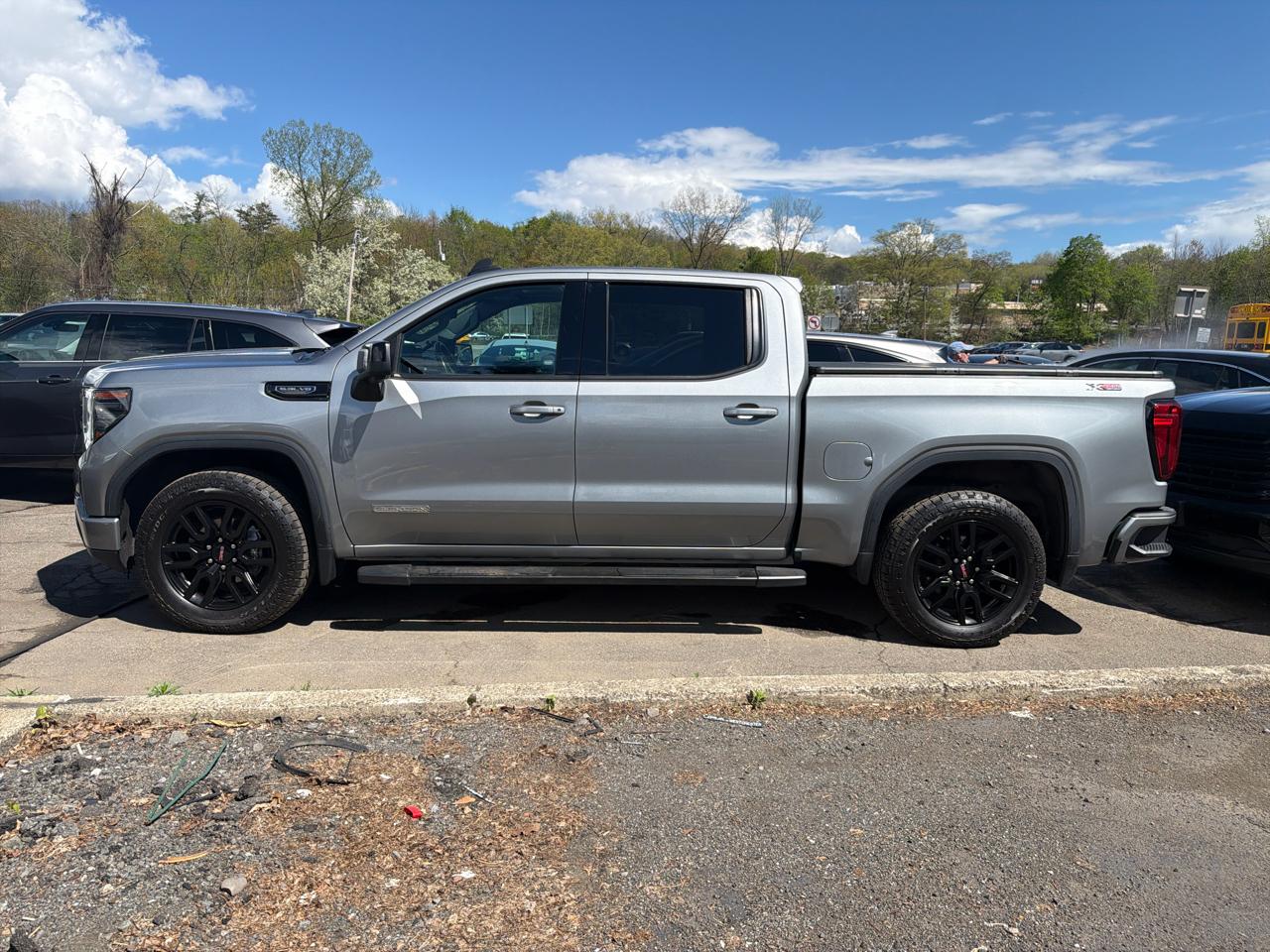 GMC Sierra 1500 4WD Crew Cab 147" Elevation w/3SB 2023