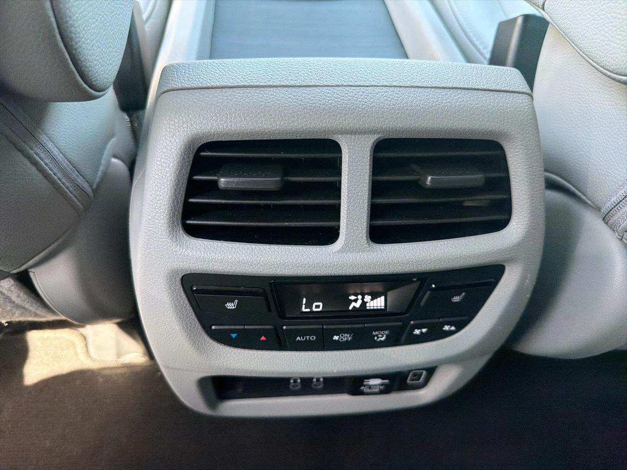 Honda Pilot Touring 7-Passenger AWD 2022