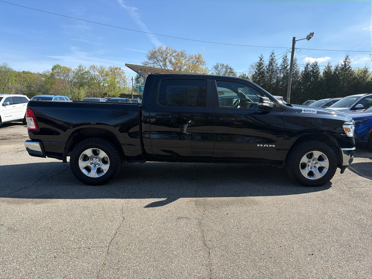 RAM 1500 Big Horn 4x4 Crew Cab 5'7" Box 2022
