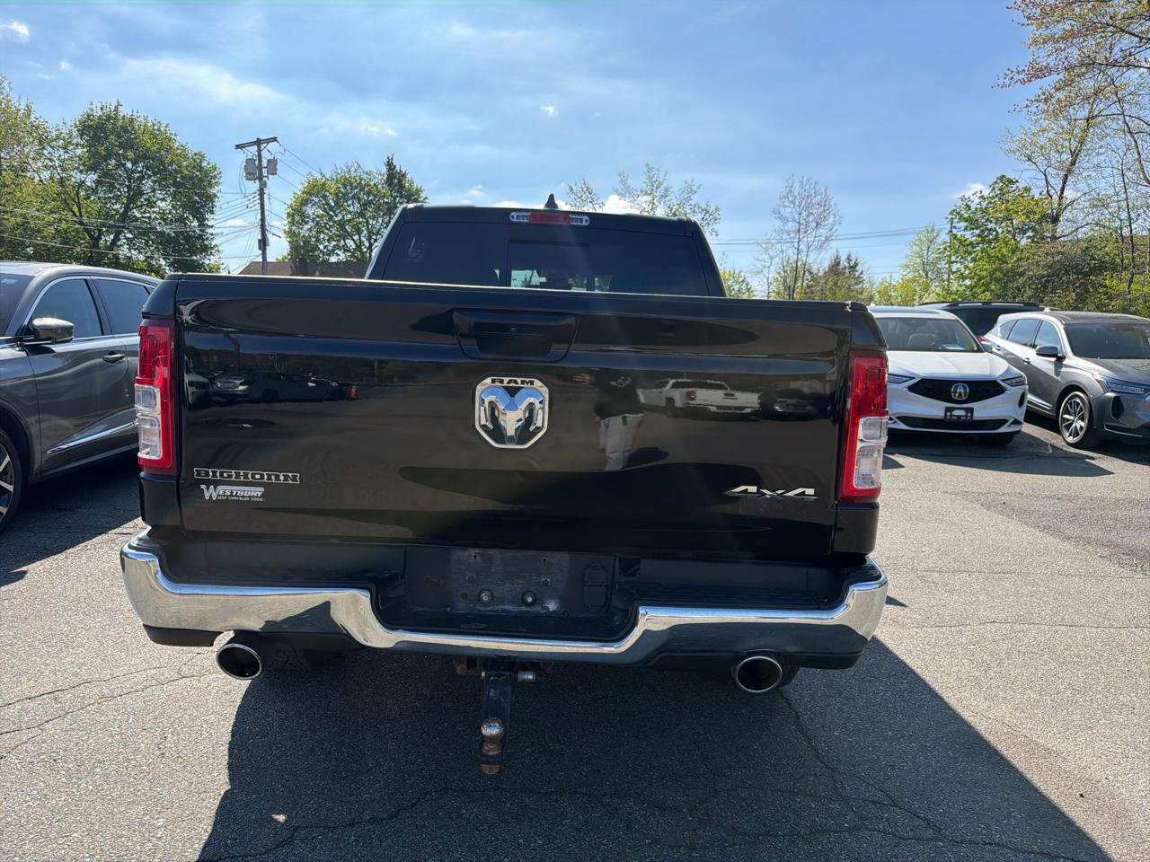 RAM 1500 Big Horn 4x4 Crew Cab 5'7" Box 2022