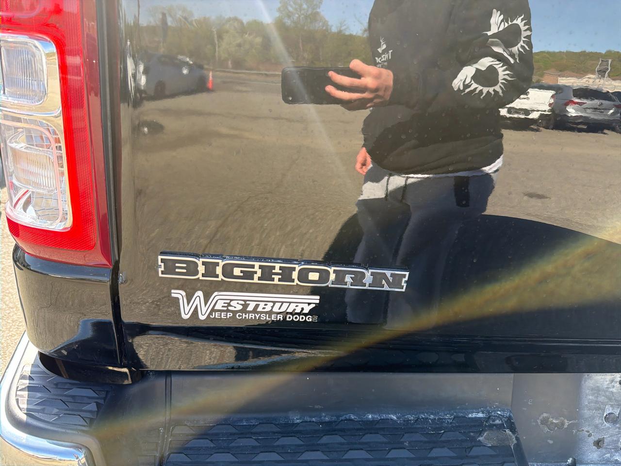 RAM 1500 Big Horn 4x4 Crew Cab 5'7" Box 2022