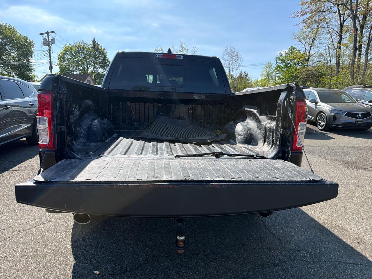 RAM 1500 Big Horn 4x4 Crew Cab 5'7" Box 2022