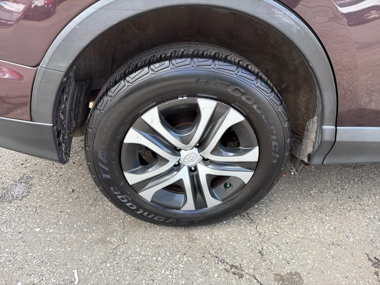 Toyota RAV4 LE AWD (Natl) 2017