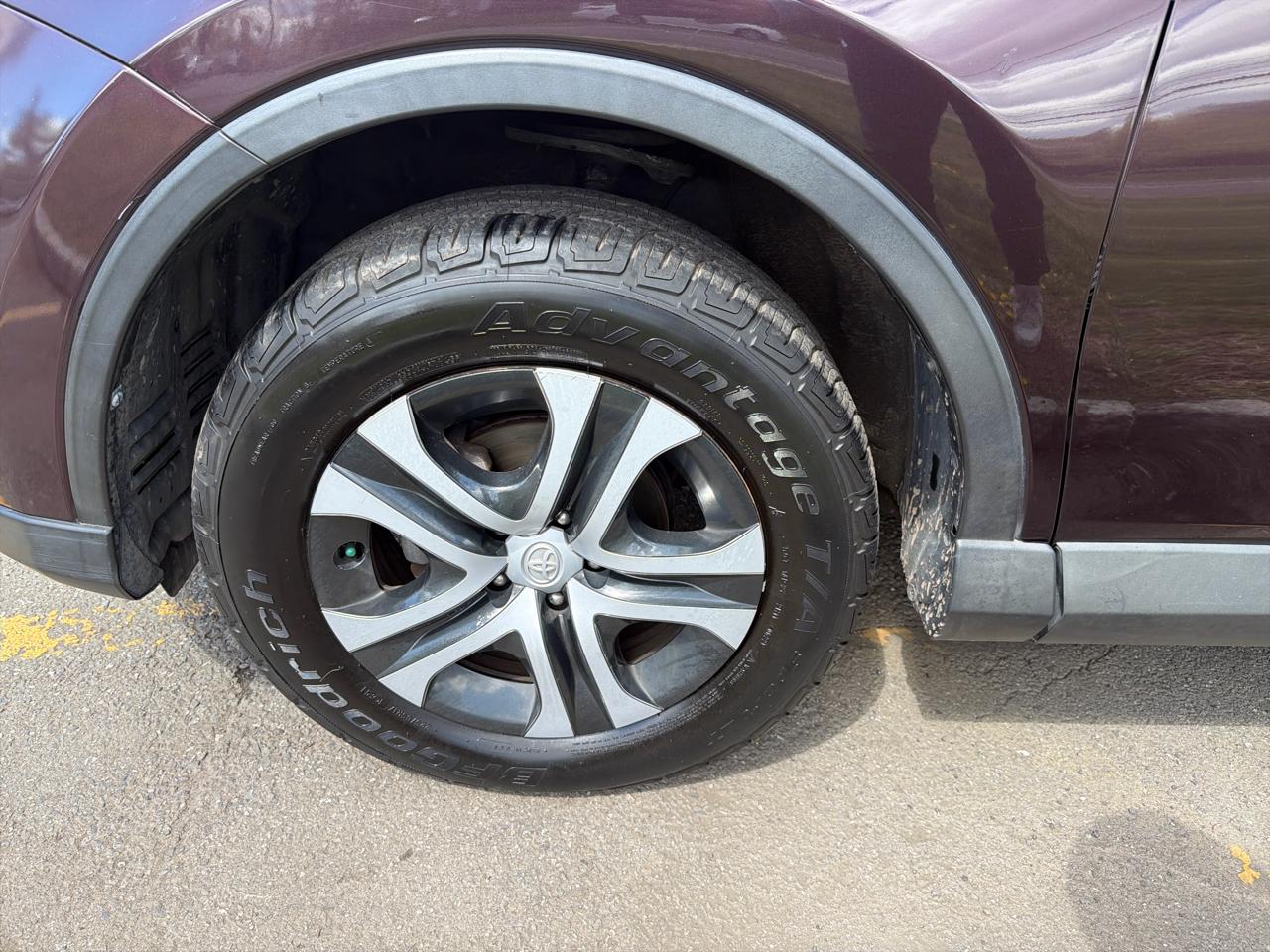 Toyota RAV4 LE AWD (Natl) 2017