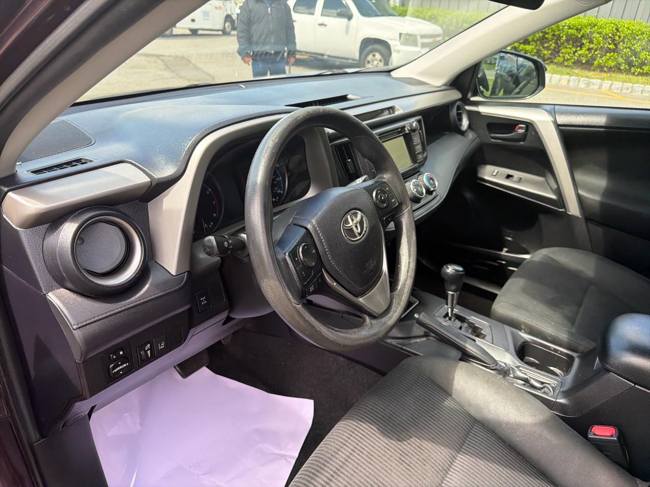 Toyota RAV4 LE AWD (Natl) 2017