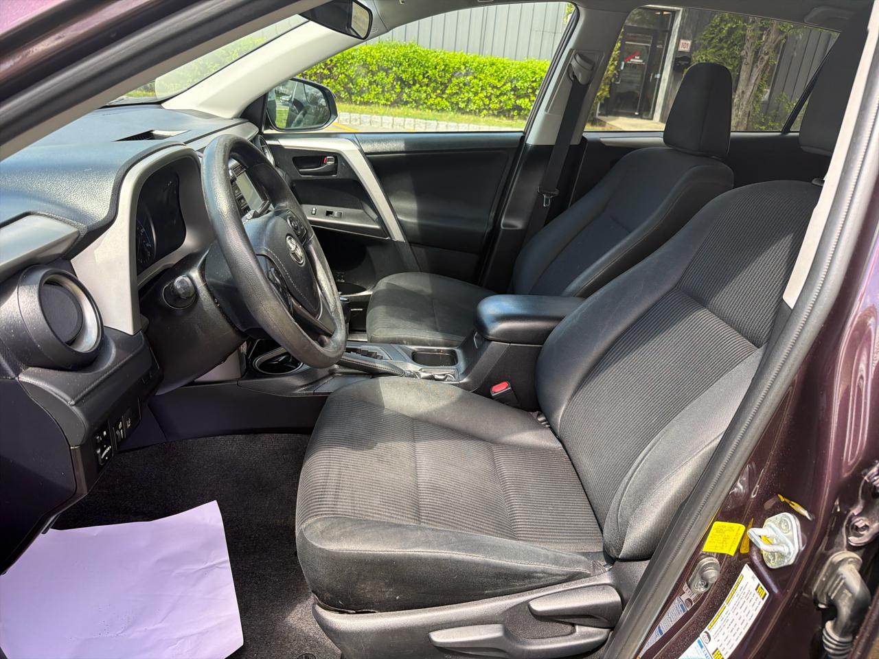 Toyota RAV4 LE AWD (Natl) 2017