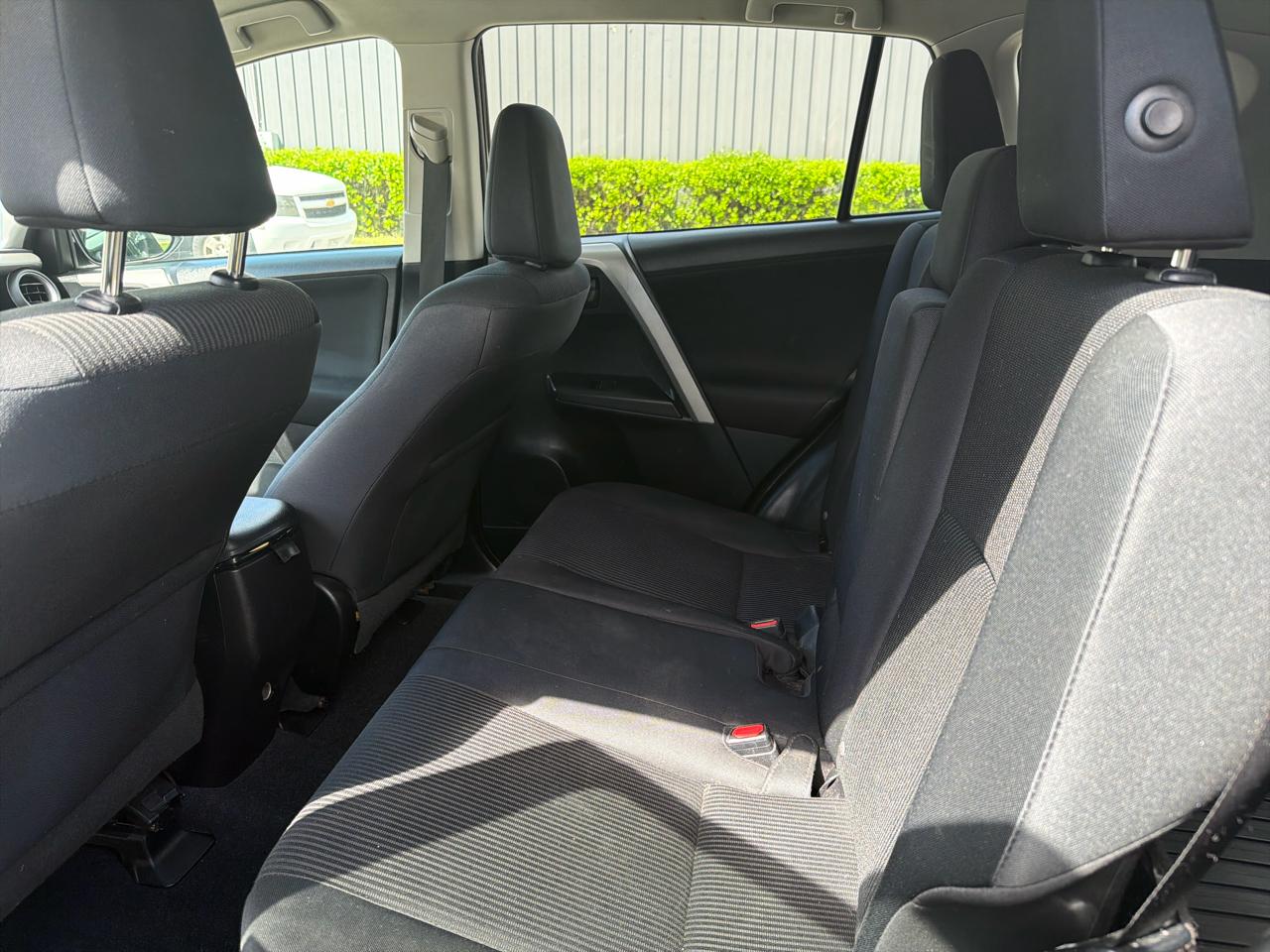 Toyota RAV4 LE AWD (Natl) 2017