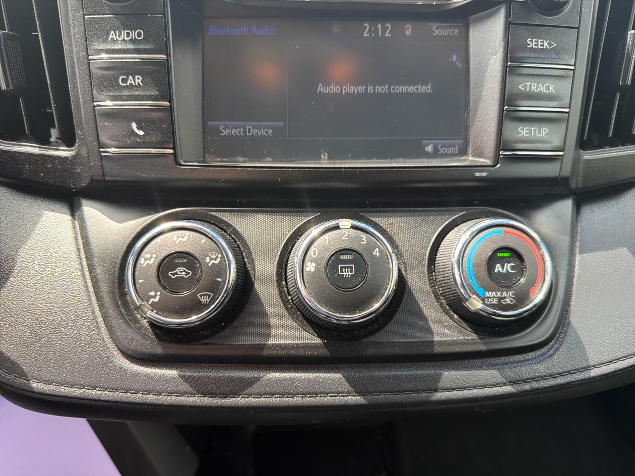 Toyota RAV4 LE AWD (Natl) 2017