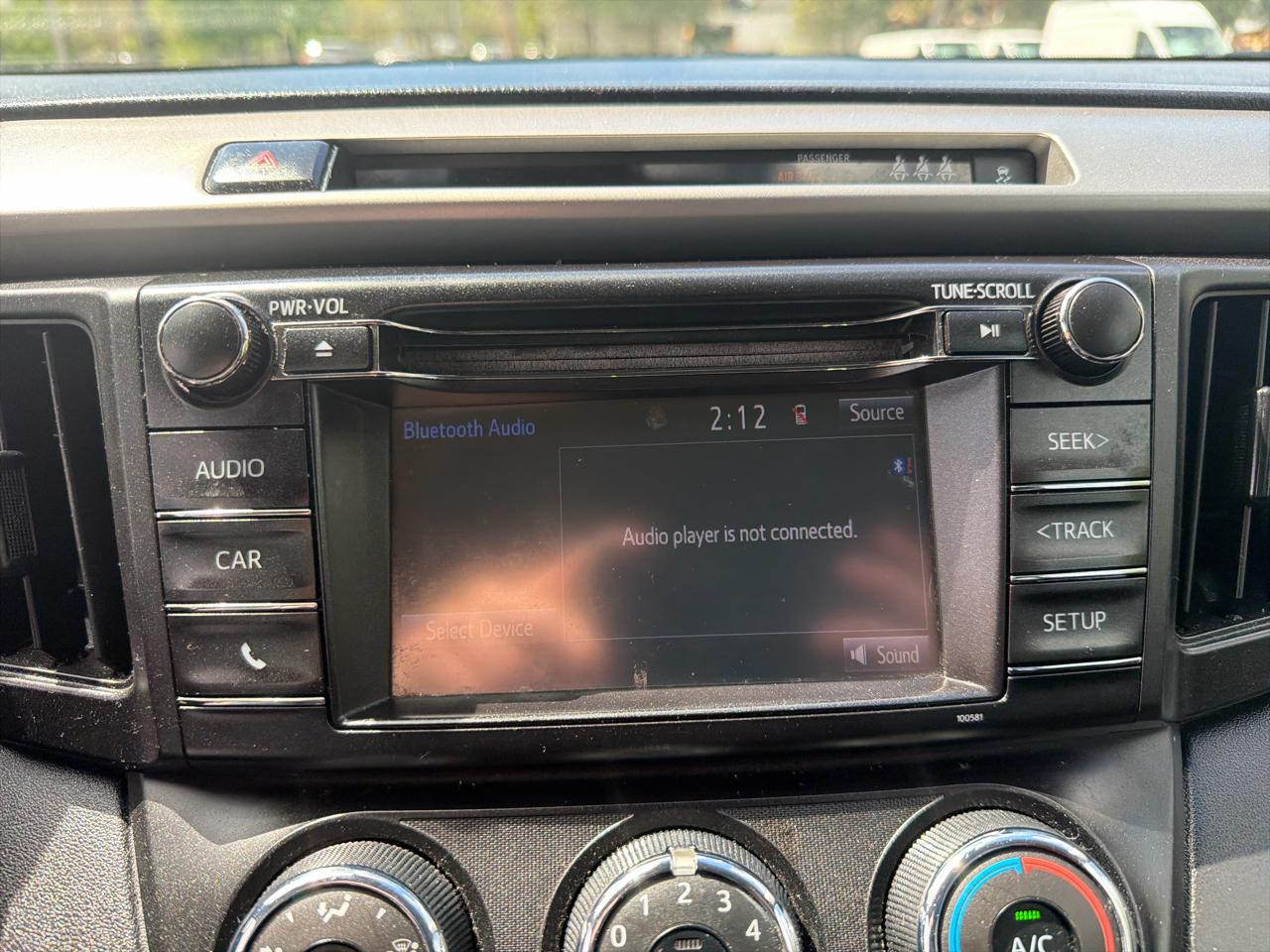 Toyota RAV4 LE AWD (Natl) 2017