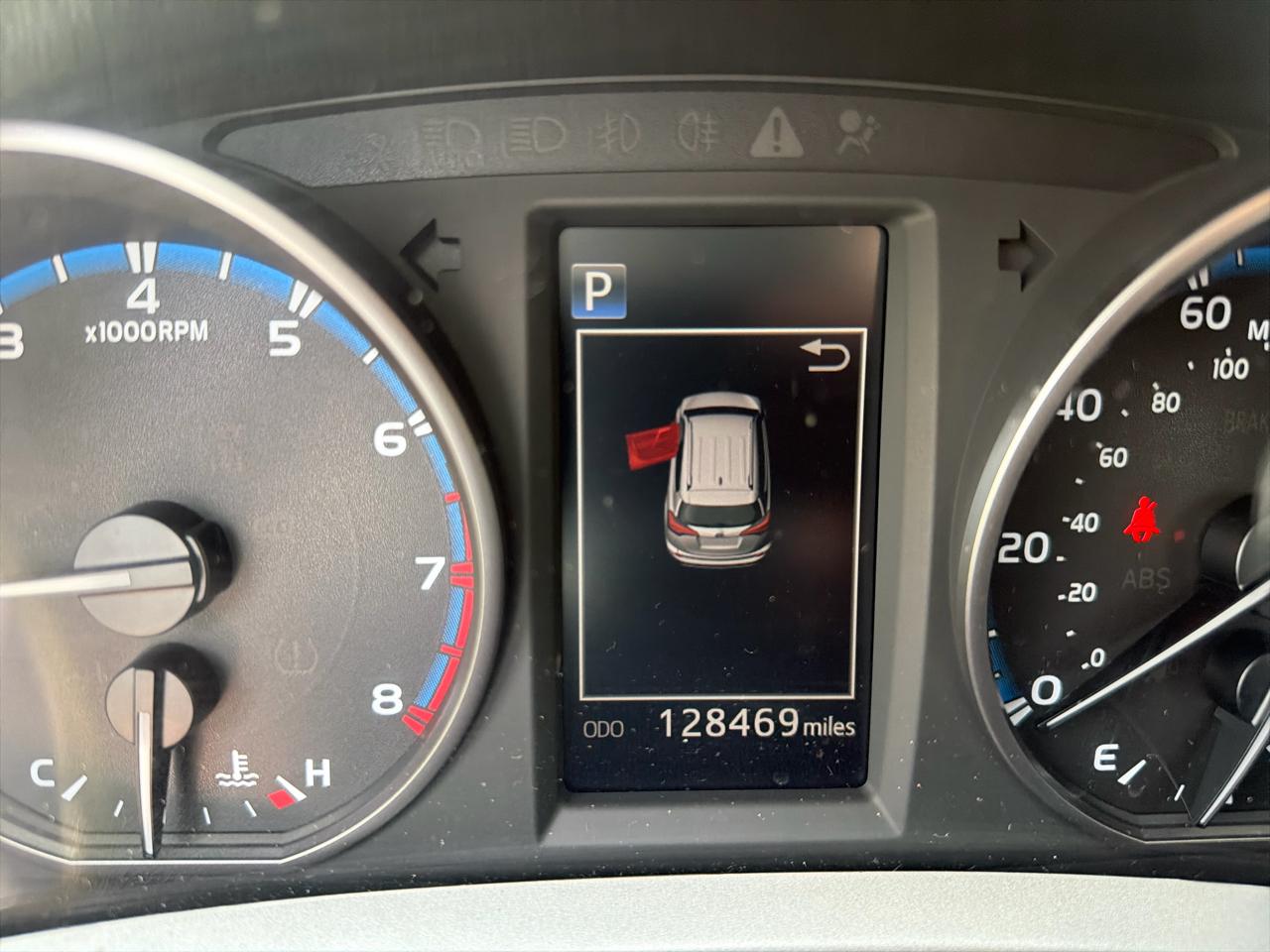 Toyota RAV4 LE AWD (Natl) 2017