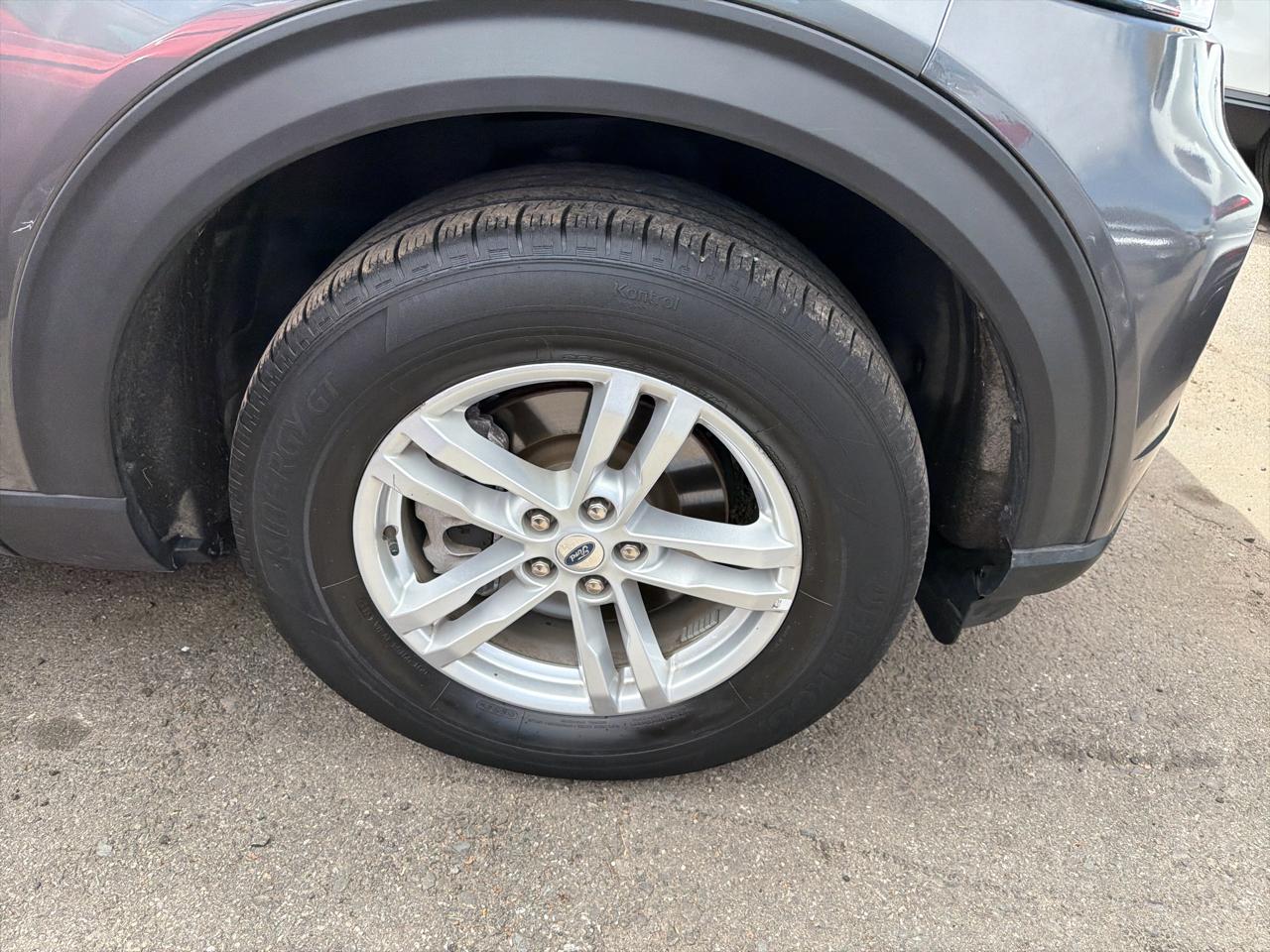 Ford Explorer XLT 2023